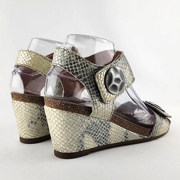 Taos Women's Carousel Beige Grey Leather Snake Print Wedge Sandals Size 37 - Picture 8 of 15